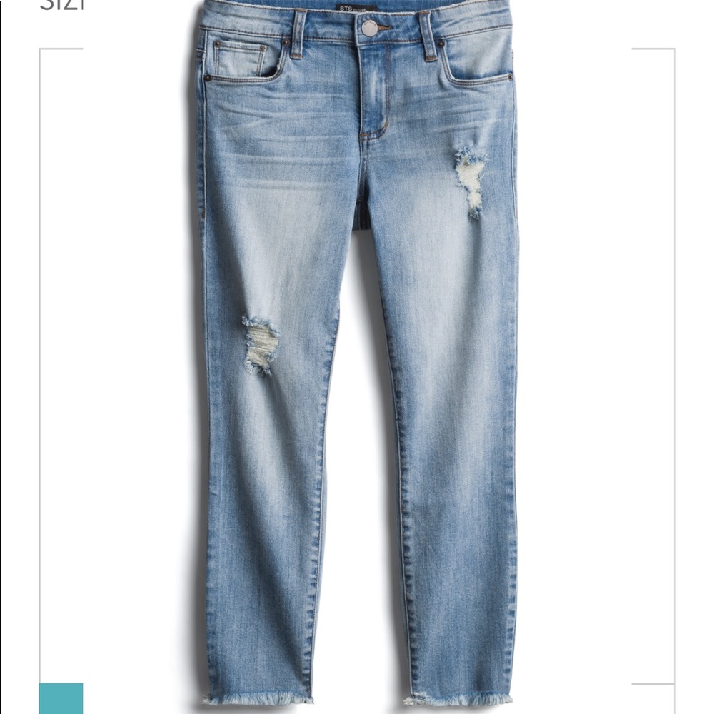 STS blue distressed crop jean with frayed hem